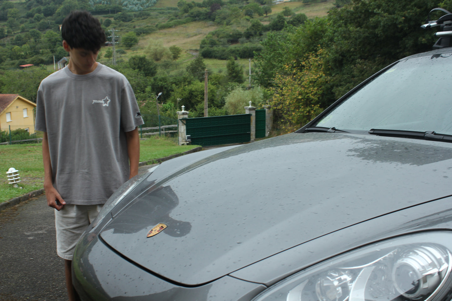 Star tee light gray